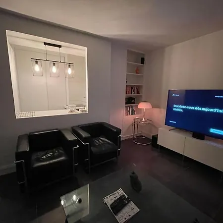 French Design Commerces Apartment Paris