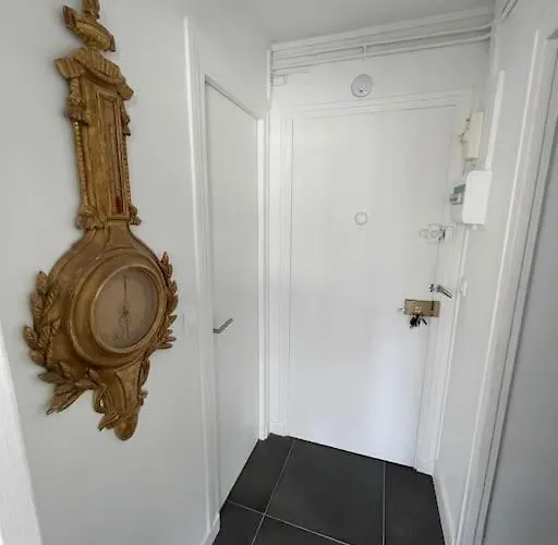 French Design Commerces Apartment